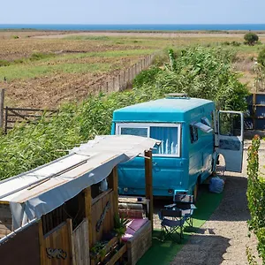  Camping Jabuti Autocaravana Con Porche Y Aparcamiento